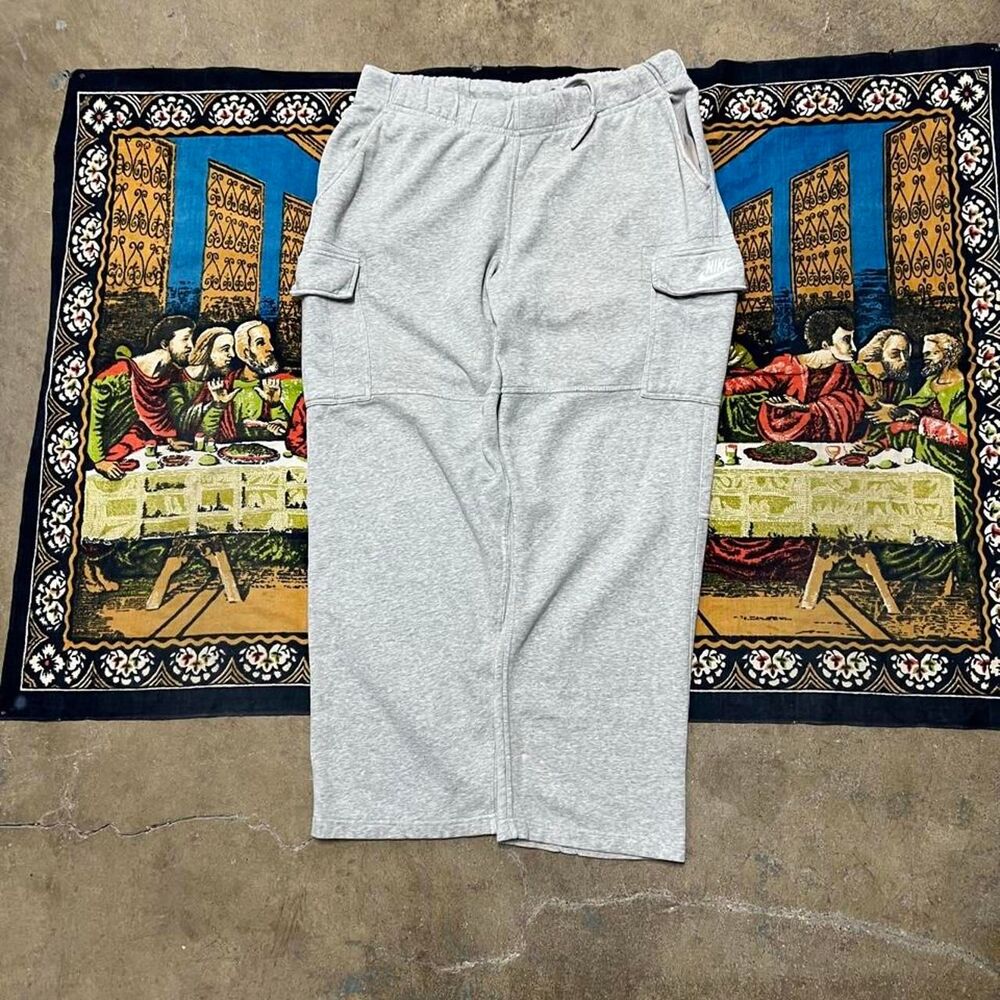 Nike grey cargo baggy sweatpants Size xl wide leg sportswear y2k swoosh spellout